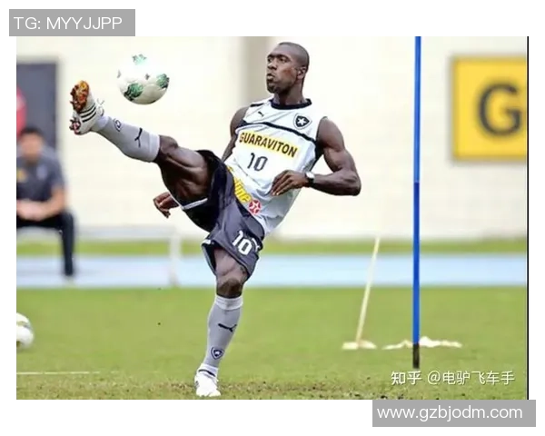 足球明星肌肉图片大汇总展现运动员力量与魅力的完美结合 足球明星肌肉图片大汇总展现运动员力量与魅力的完美结合